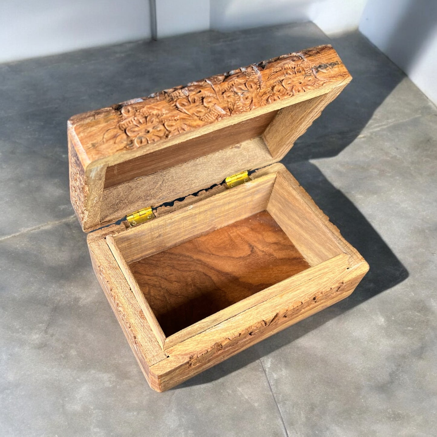 4"x6" Triqueta Carved wooden Box